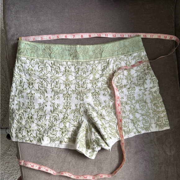 Alice and Olivia Donald Embroidered High Waisted Shorts Green Republic Geo 8 New - Picture 10 of 12
